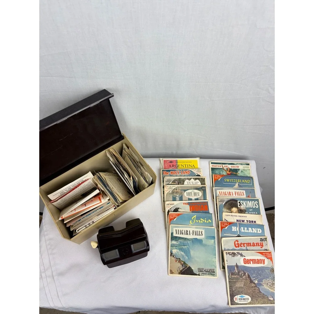 Vintage Sawyers View-Master Brown Bakelite Viewer with Case and Large Reel Lot